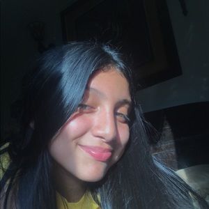 Meet your Posher, Daniela